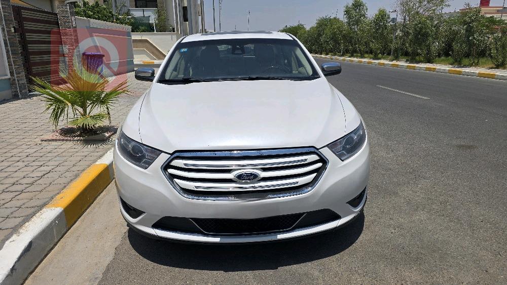 Ford Taurus